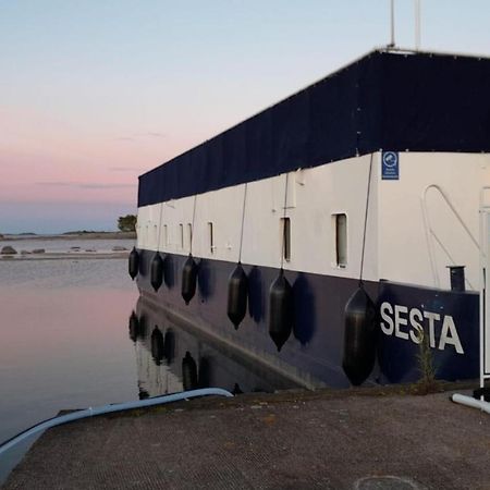 Hotellilaiva Sesta Hanko Buitenkant foto